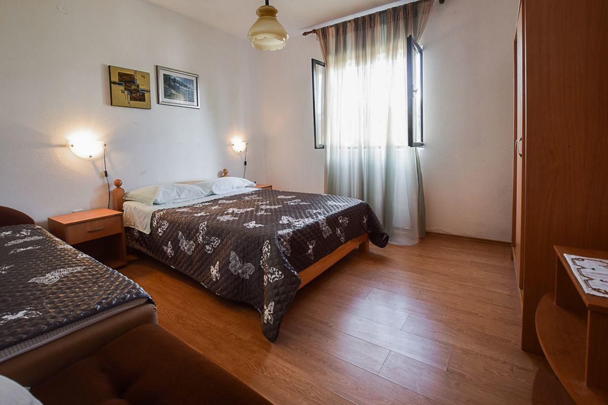 Apartments Derado Supetar Exterior photo